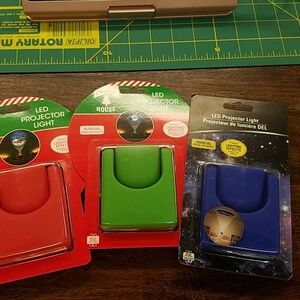 LED Projevtor Light Adjustable Indoor AAA Powered